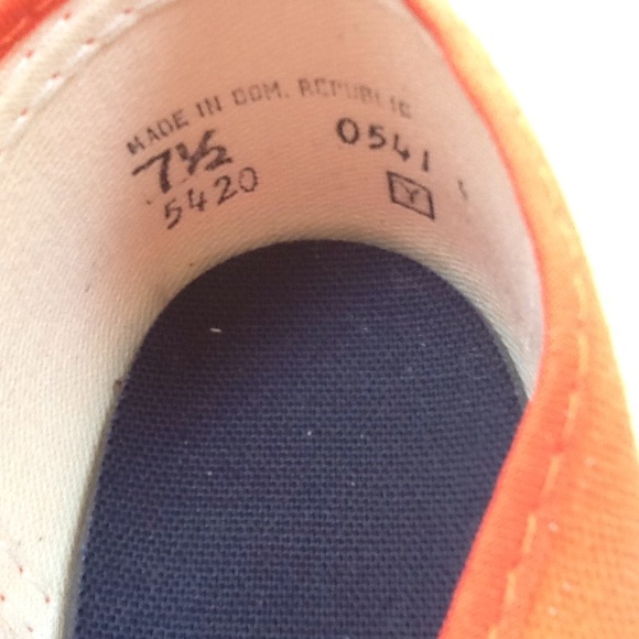 Orange Canvas Shoes NWT Sz 7 1/2 - Picture 3 of 7